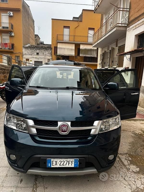 Usata Fiat Freemont 170 CV (125 kW) 2014 Blu SUV
