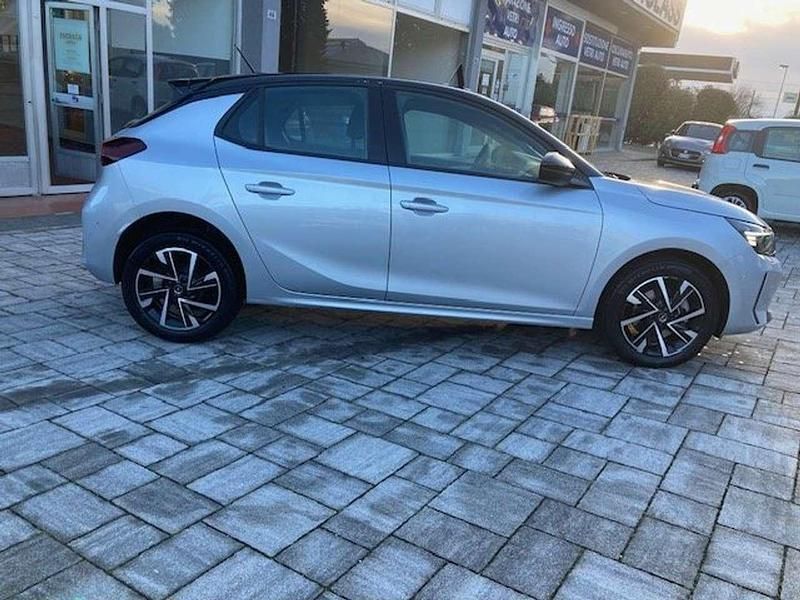 Usata Opel Corsa S 101 CV (74 kW) 2024 Tetto nero Berlina