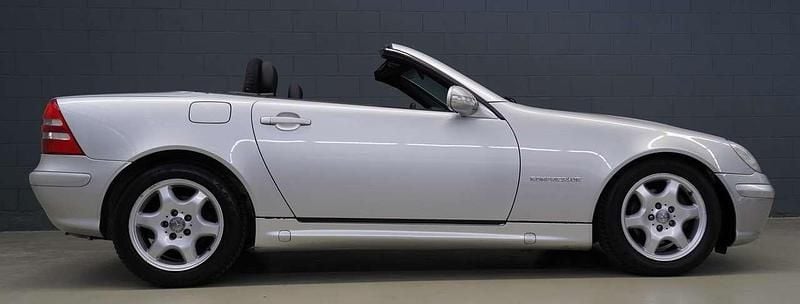 Usata Mercedes SLK230 197 CV (144 kW) 2001 Argento Cabrio