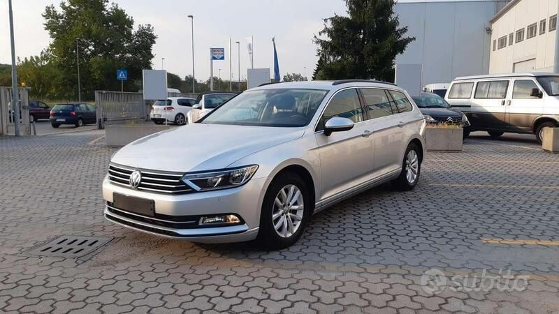 Usata VW Passat 150 CV (110 kW) 2018 Grigio Station wagon