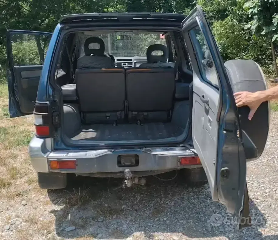 Usata Mitsubishi Pajero 84 CV (61 kW) 1996 Bluazzurro SUV