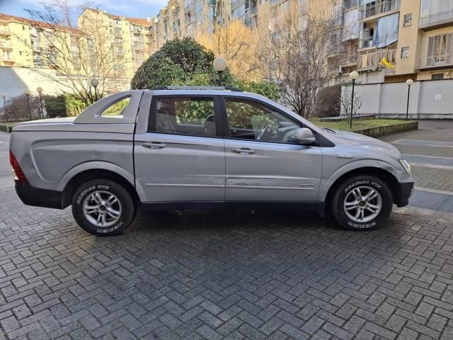 Grigio(met.) Usata 2008 Ssangyong Actyon Pick-up | 4900 € (Buon prezzo) - Immagine 1/4