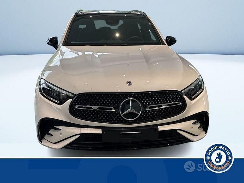 Usata Mercedes GLC300e Advanced 353 CV (259 kW) 2024 Bianco pastello SUV