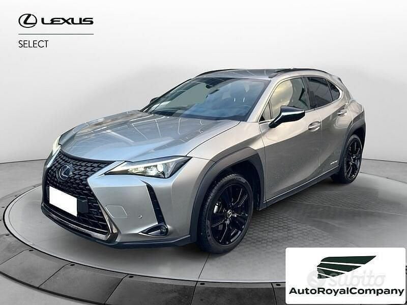 Grigio Usata 2022 Lexus UX SUV | 21.700 € (Buon prezzo) - Immagine 1/4