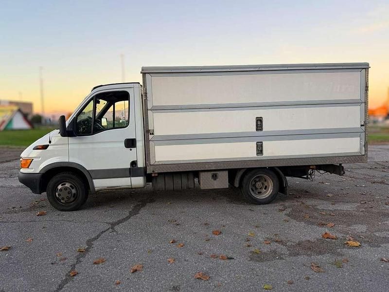 Bianco Usata 2004 Iveco Daily Furgone | 6200 € (Super prezzo) - Immagine 1/4