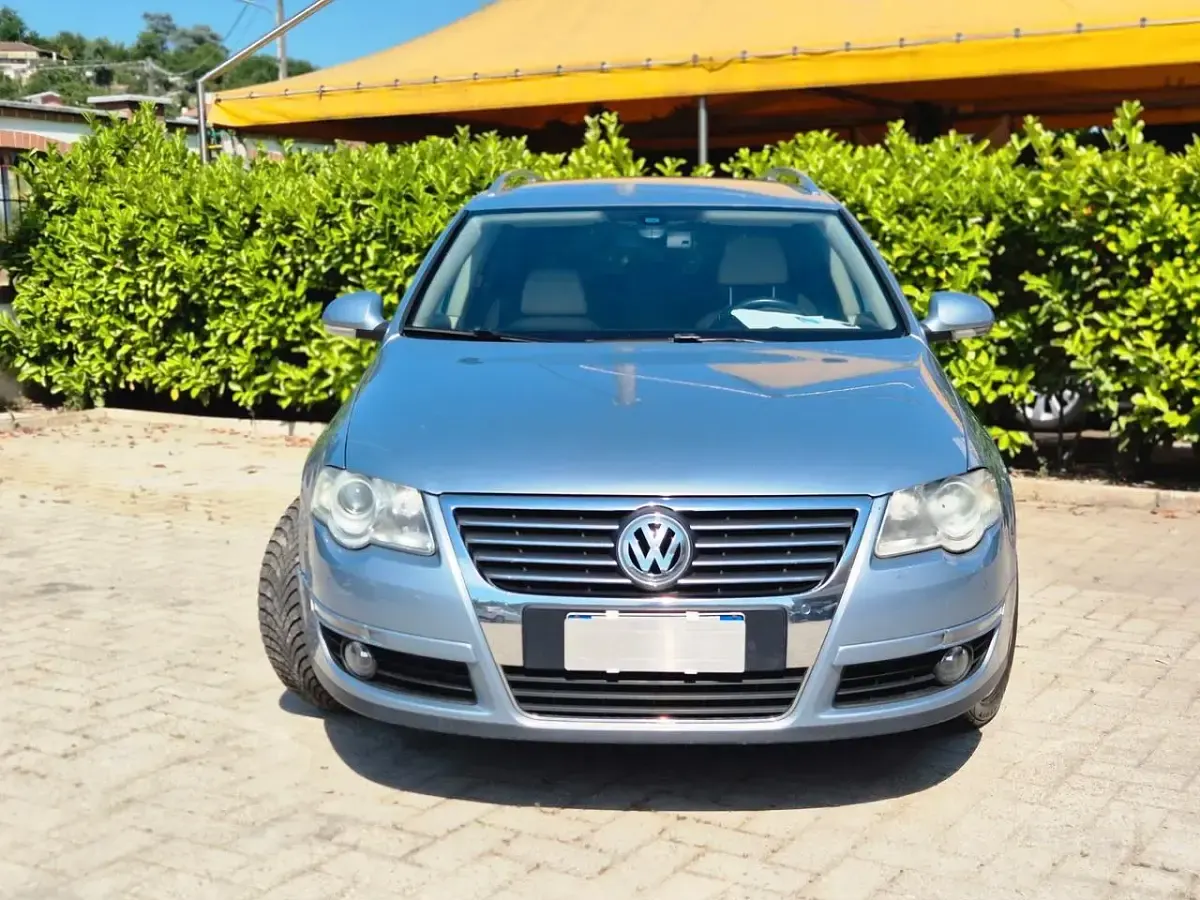 Usata VW Passat 140 CV (102 kW) 2009 Argento Station wagon
