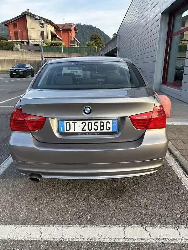 Usata BMW 318 143 CV (105 kW) 2008 Grigio Berlina