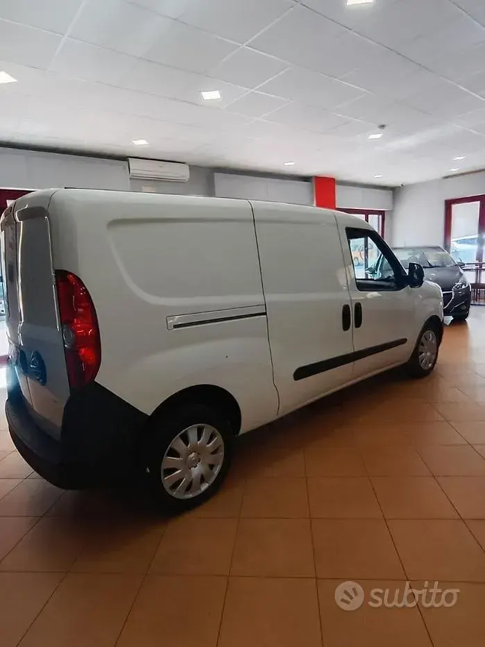 Usata Opel Combo 105 CV (77 kW) 2018 Bianco Monovolume