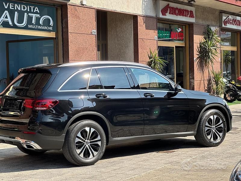 Usata Mercedes GLC200 163 CV (119 kW) 2022 Nero SUV
