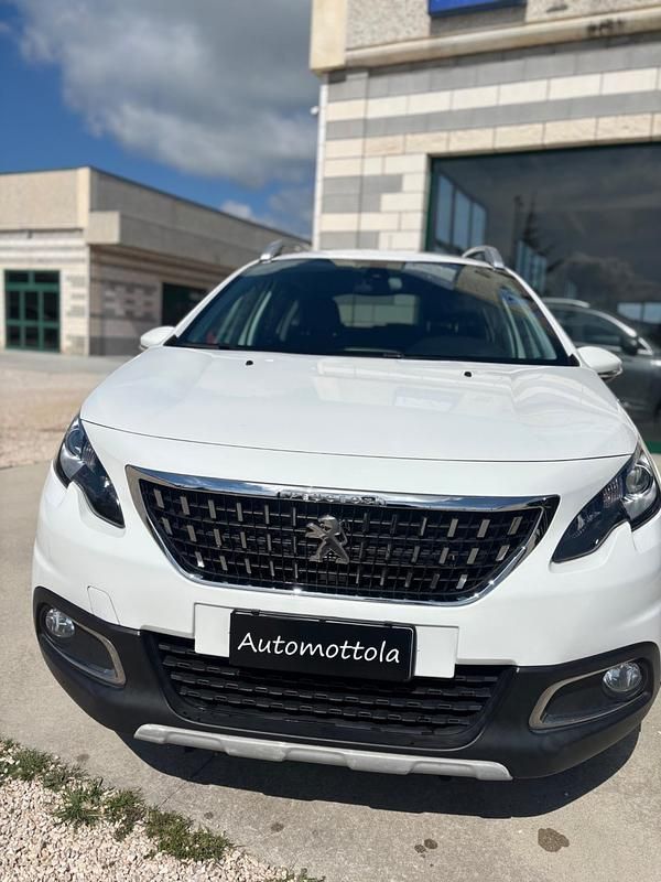 Usata Peugeot 2008 Active 101 CV (74 kW) 2019 Bianco SUV