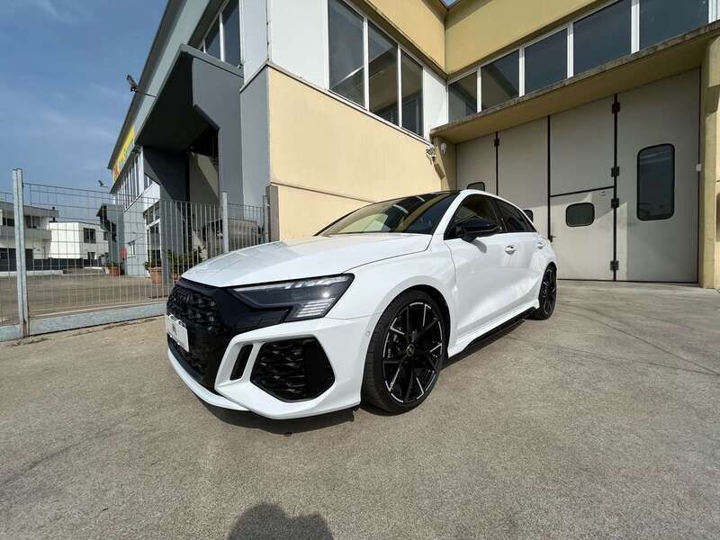 Bianco Usata 2024 Audi RS3 Sportback Ambiente Due volumi | 54.900 € (Super prezzo) - Immagine 1/4
