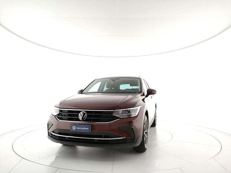 Ginger brown metallizzato Usata 2022 VW Tiguan Life SUV | 26.500 € (Ottimo prezzo) - Immagine 1/4