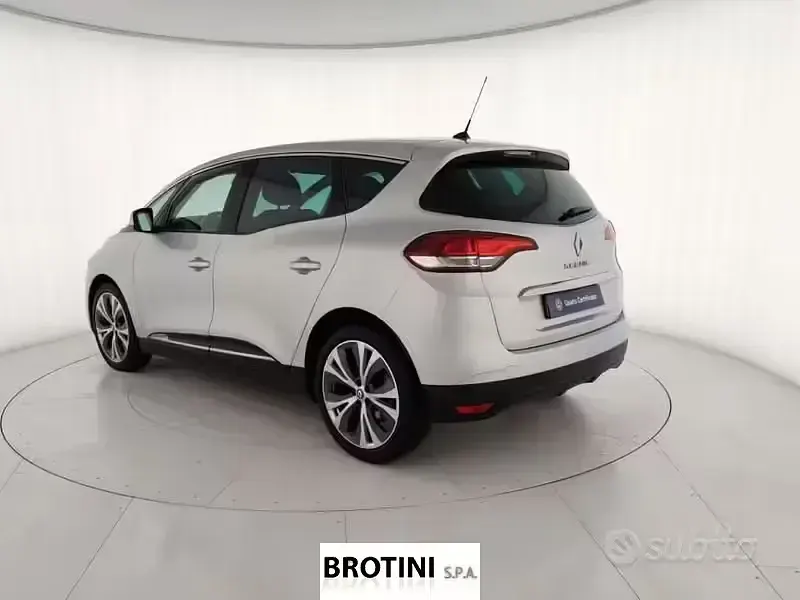 Usata Renault Scénic Intens 110 CV (80 kW) 2017 Grigio metallizzato Monovolume