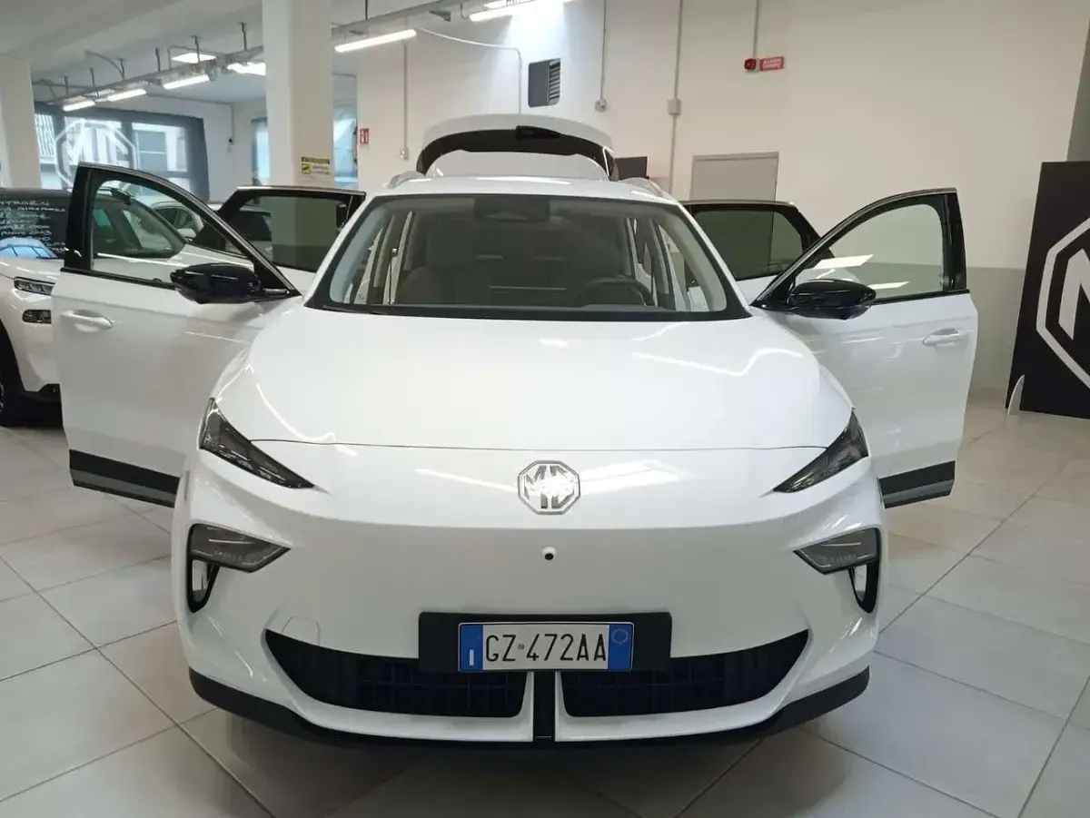 Nuova MG MG5 EV 114 kW (156 CV) 2025 Dover white Station wagon