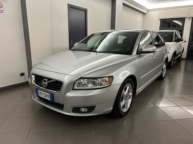 Usata Volvo V50 R-Design 115 CV (84 kW) 2012 Argento Station wagon