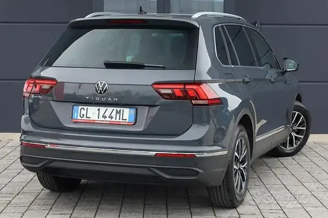 Usata VW Tiguan Life 150 CV (110 kW) 2022 Grigio SUV