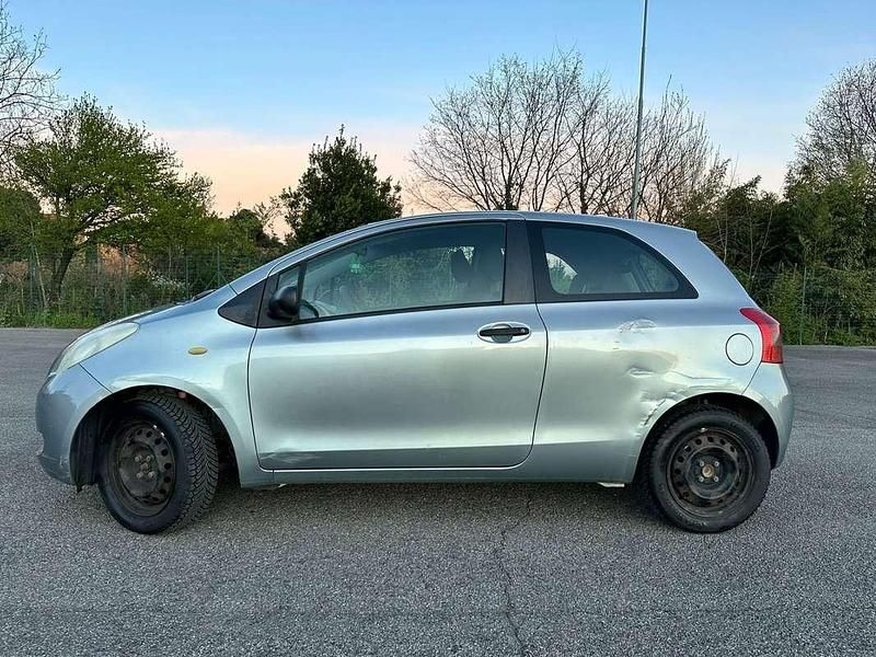 Usata Toyota Yaris 68 CV (50 kW) 2003 Berlina
