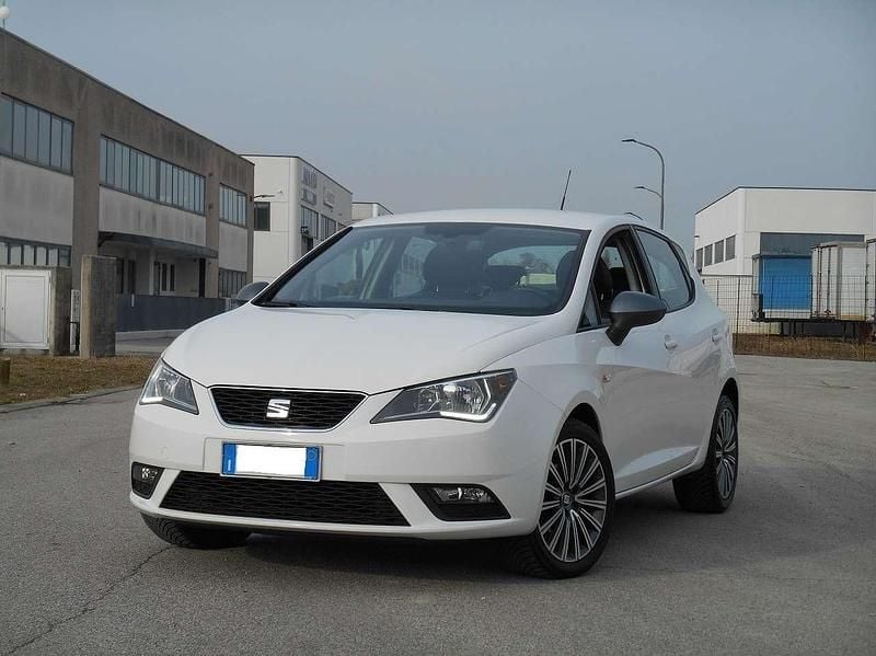Bianco Usata 2016 Seat Ibiza CONNECT Tre volumi | 8500 € (Buon prezzo) - Immagine 1/4