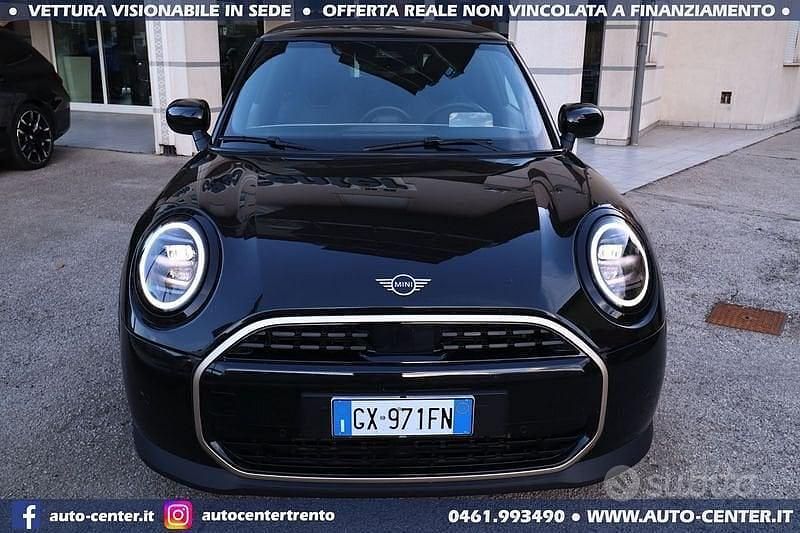 Usata Mini Cooper Favoured 156 CV (114 kW) 2024 Nero Utilitaria