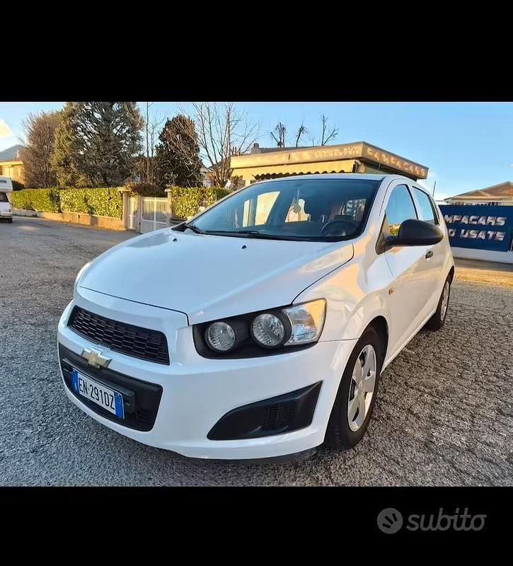 Usata Chevrolet Aveo LS 70 CV (51 kW) 2013 Bianco Berlina