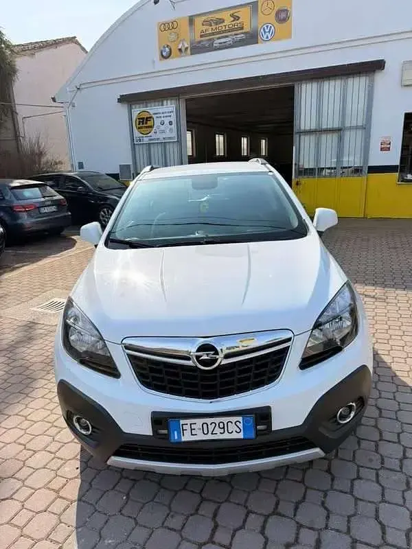Usata Opel Mokka Selection 116 CV (85 kW) 2016 Bianco SUV