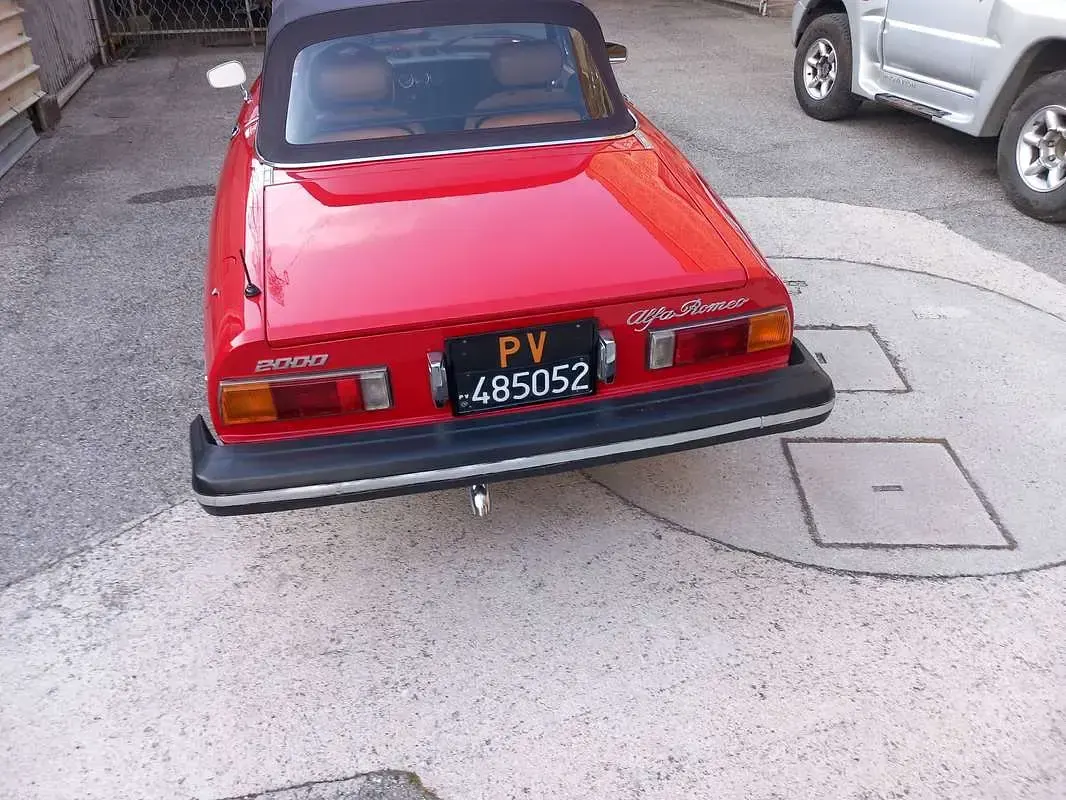Usata Alfa Romeo Spider Veloce 128 CV (94 kW) 1981 Rosso Cabrio