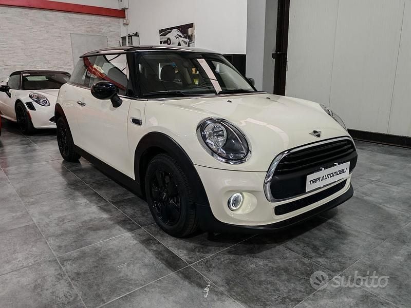 Usata Mini ONE 75 CV (55 kW) 2021 Beige Utilitaria