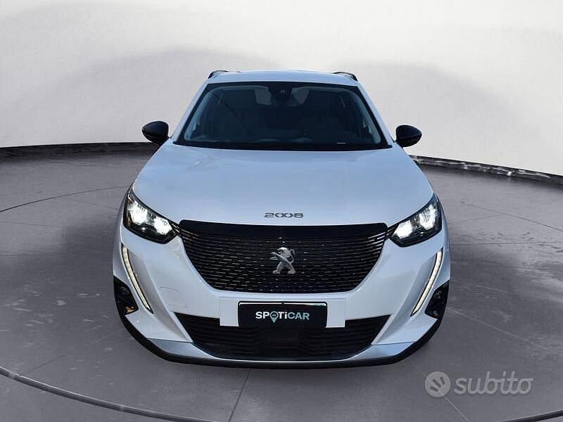 Usata Peugeot 2008 Allure 131 CV (96 kW) 2022 Bianco SUV
