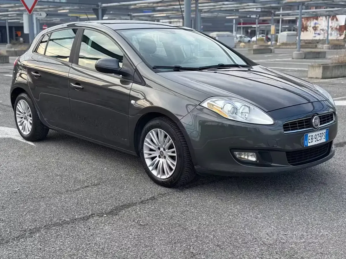 Usata Fiat Bravo Emotion 90 CV (66 kW) 2010 Marrone Utilitaria