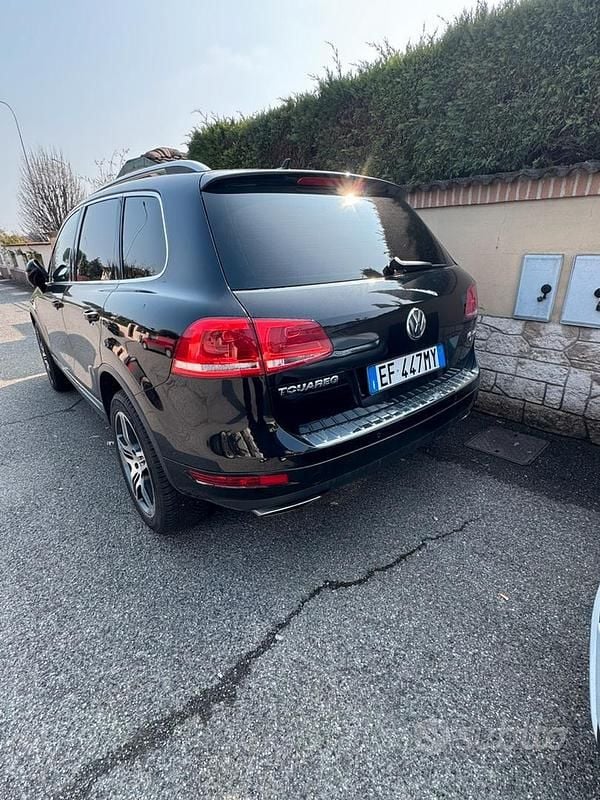 Usata VW Touareg 245 CV (180 kW) 2011 Nero SUV