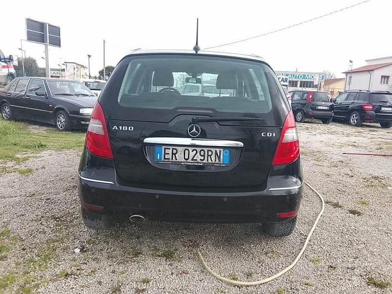 Usata Mercedes A160 Avantgarde 110 CV (80 kW) 2011 Nero Berlina