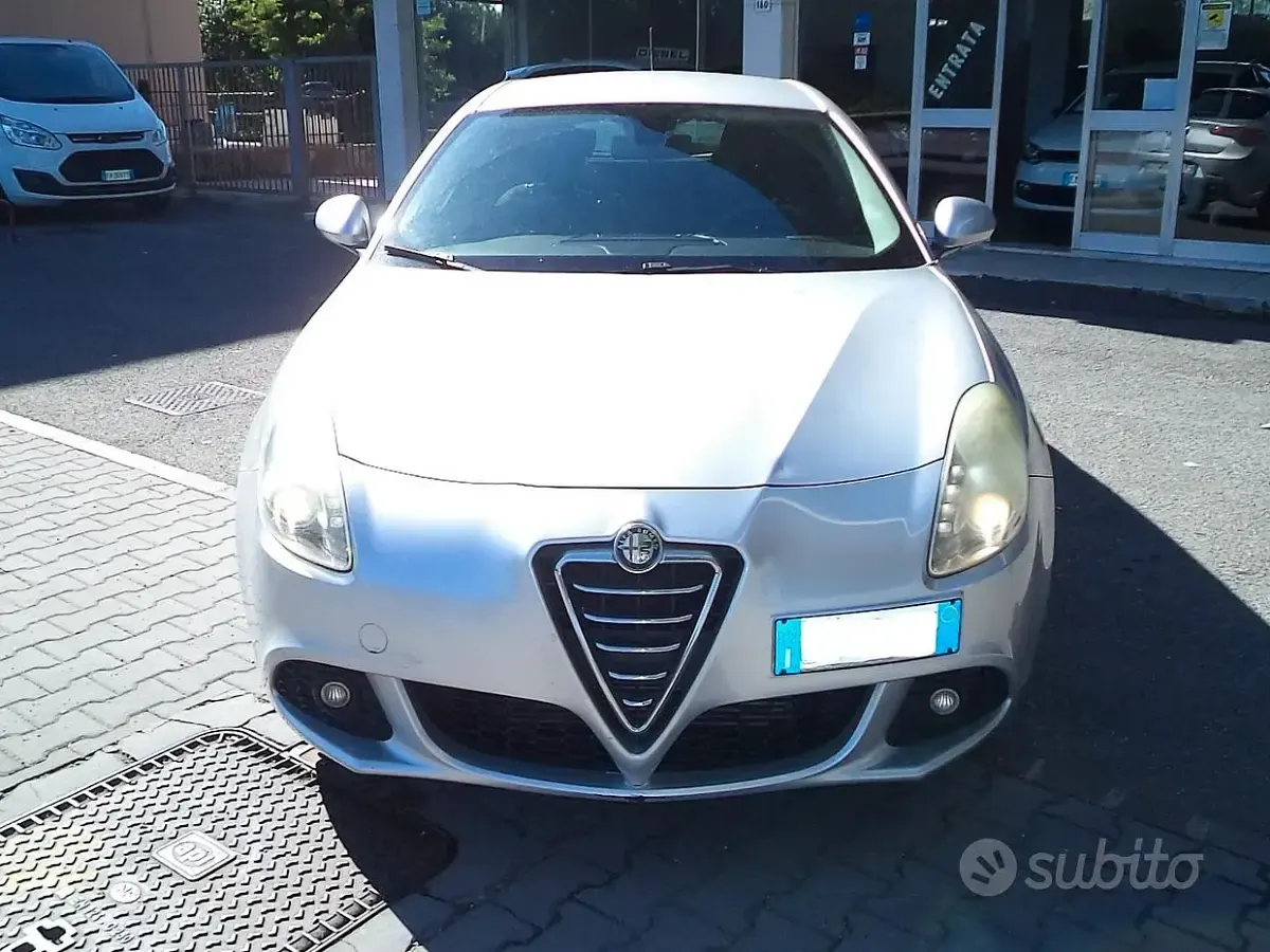Usata Alfa Romeo Giulietta Distinctive 105 CV (77 kW) 2013 Grigio Utilitaria