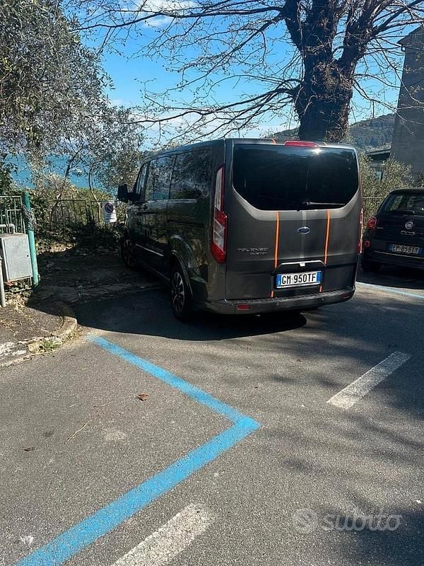 Usata Ford Tourneo 2023 Grigio Berlina