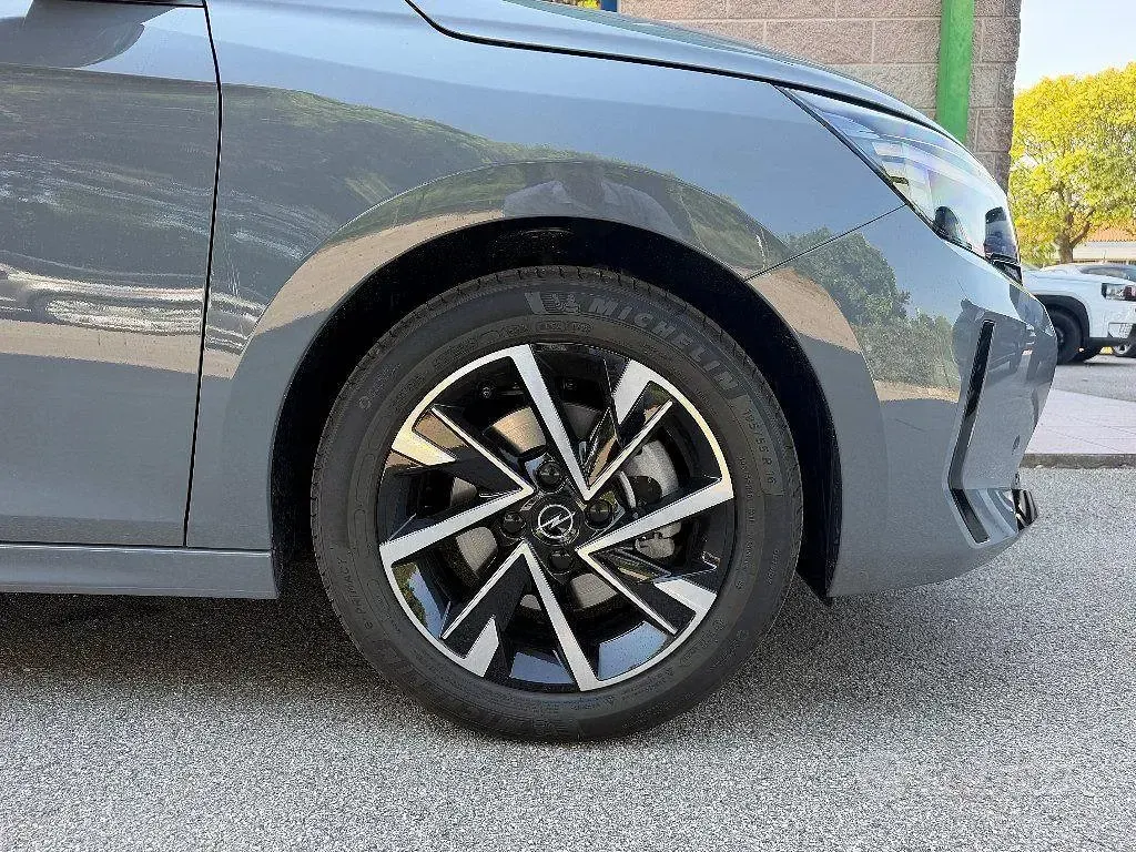 Nuova Opel Corsa 101 CV (74 kW) 2026 Grigio Utilitaria