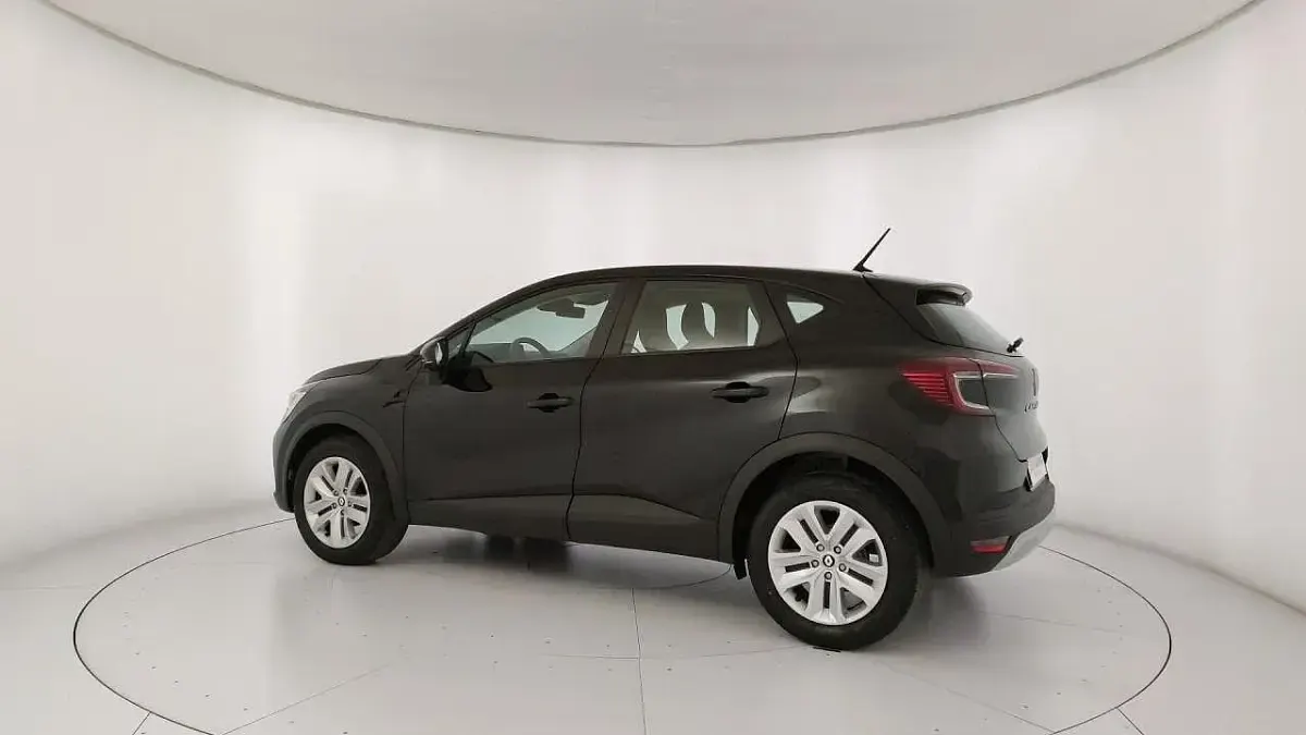 Usata Renault Captur Equilibre 101 CV (74 kW) 2024 Nero SUV