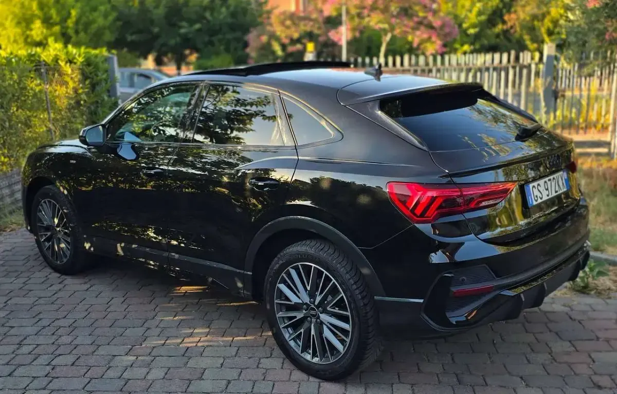 Usata Audi Q3 Sportback S-Line 150 CV (110 kW) 2023 Nero mitos SUV