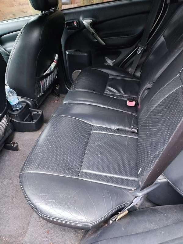 Usata Toyota RAV4 Sol 116 CV (85 kW) 2006 Argento SUV