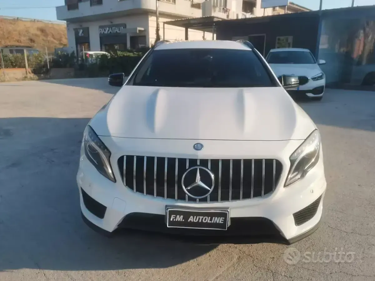 Usata Mercedes GLA200 Premium 136 CV (100 kW) 2014 Bianco SUV