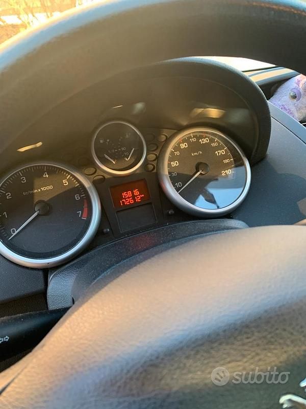 Usata Peugeot 207 75 CV (55 kW) 2007 Rosso Utilitaria