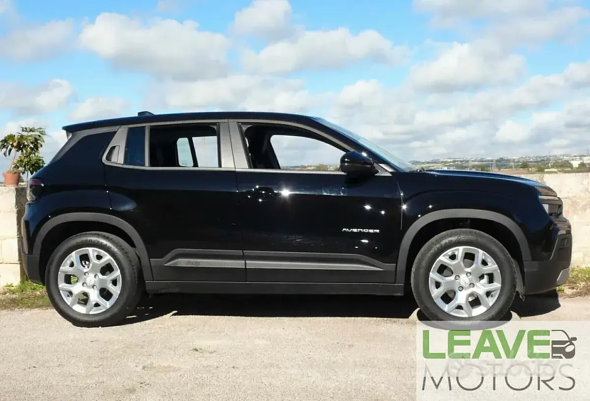Usata Jeep Avenger Altitude 101 CV (74 kW) 2024 Nero SUV