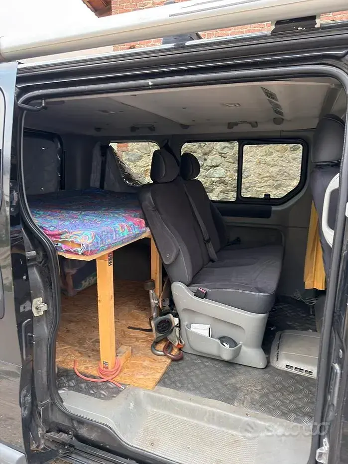 Usata Renault Trafic 120 CV (88 kW) 2011 Nero Monovolume