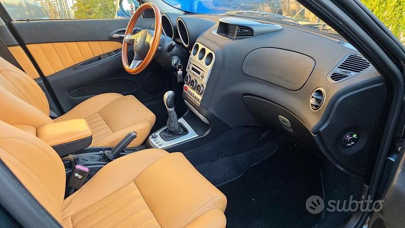 Usata Alfa Romeo 156 140 CV (102 kW) 2002 Blu Berlina