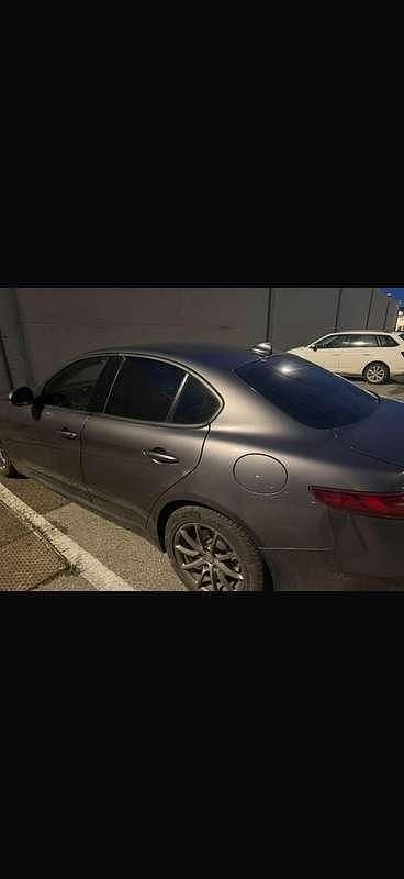 Usata Alfa Romeo Giulia Sprint 190 CV (139 kW) 2019 Berlina