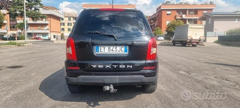 Usata Ssangyong (KGM) Rexton 155 CV (114 kW) 2016 Nero SUV