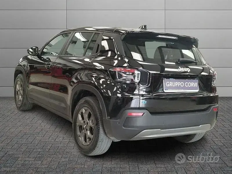 Usata Jeep Avenger EV Longitude 114 kW (156 CV) 2023 Nero SUV