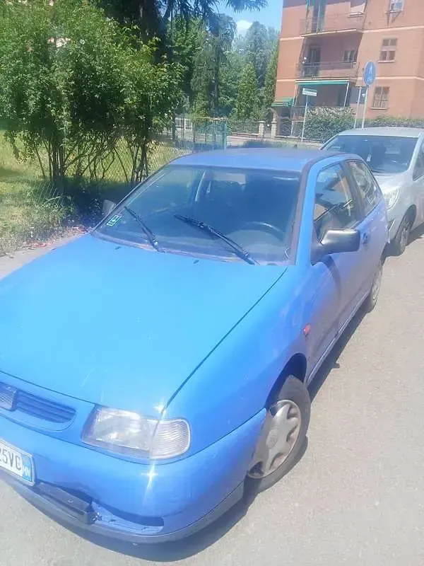 Usata Seat Ibiza 44 CV (32 kW) 1999 Blu/azzurro Utilitaria