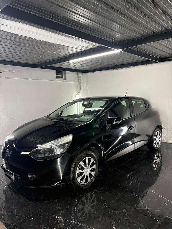 Usata Renault Clio IV 73 CV (53 kW) 2015 Berlina