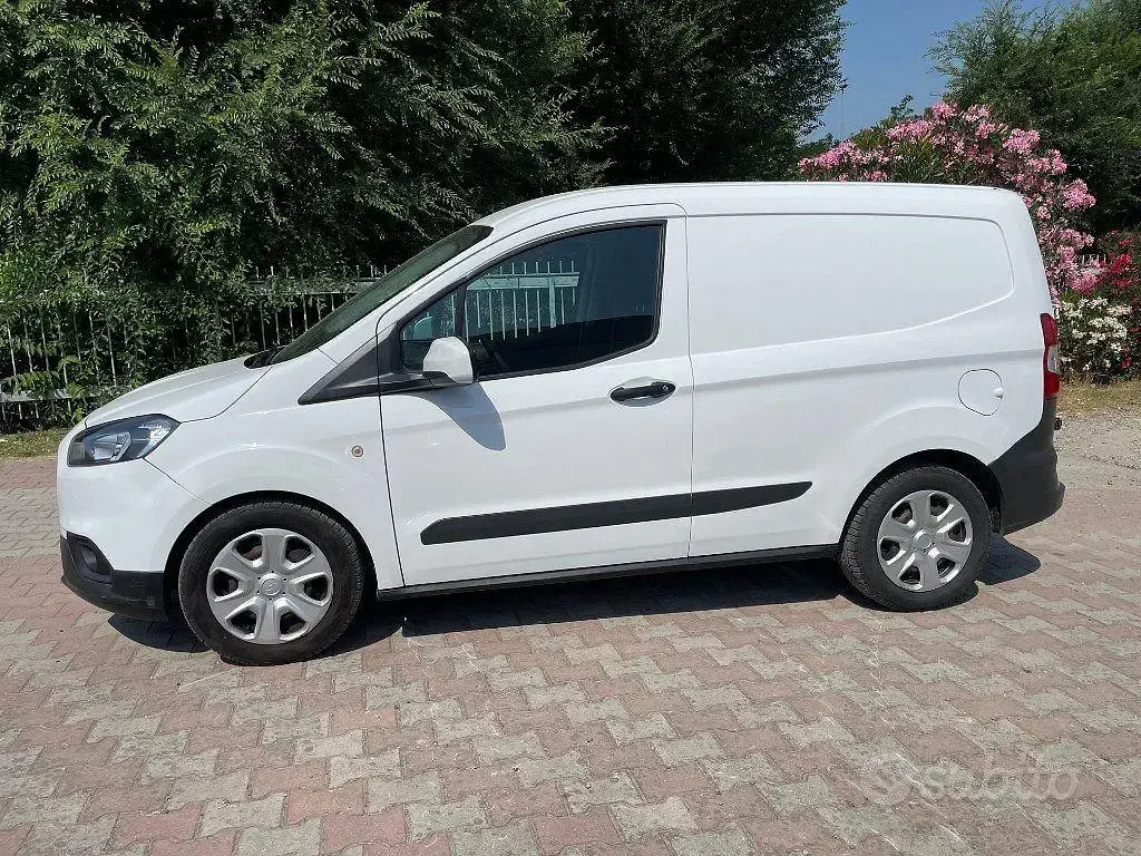 Usata Ford Transit Trend 75 CV (55 kW) 2021 Bianco pastello Furgone