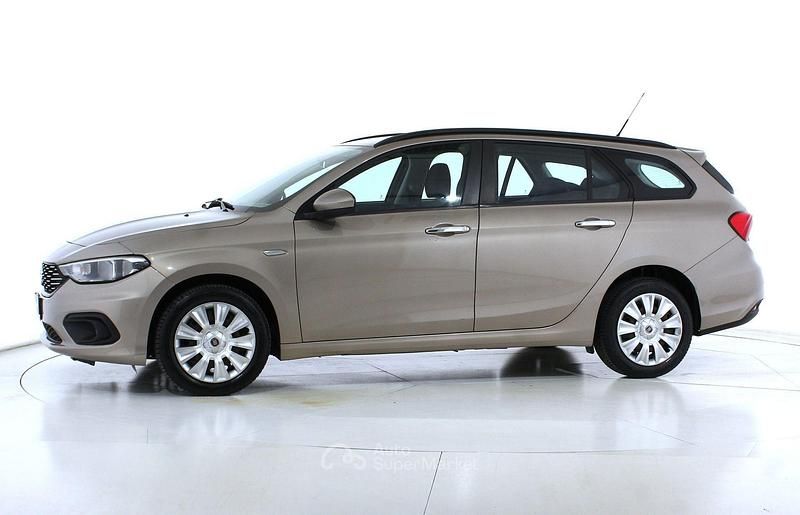 Usata Fiat Tipo Easy 95 CV (69 kW) 2017 Oro Station wagon