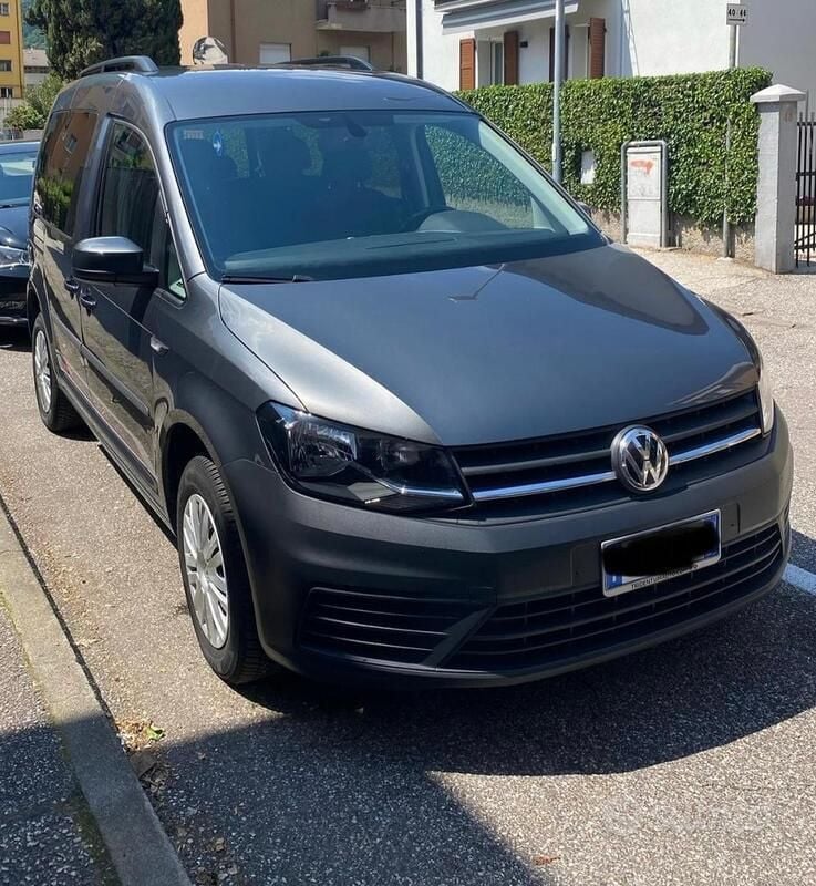 Usata VW Caddy Beach 75 CV (55 kW) 2016 Monovolume